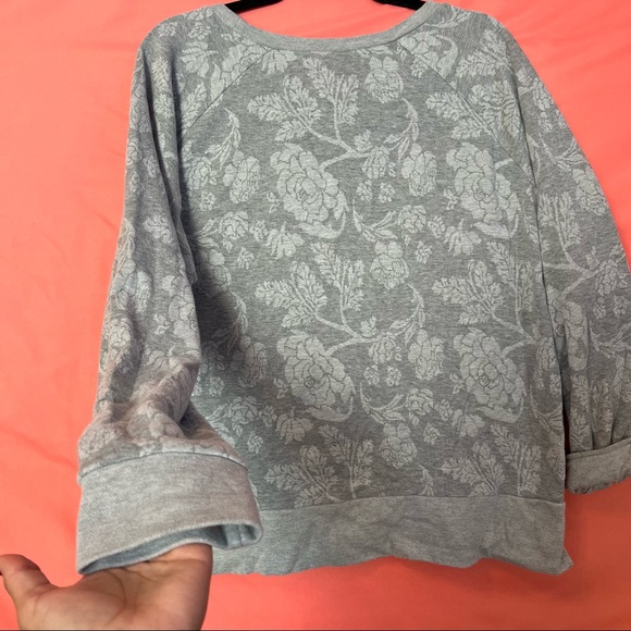 Gray old navy sweatshirt - Picture 2 of 5